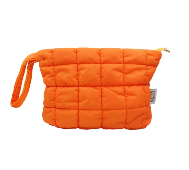 Aloe+ Colors Xmas Set Glow Bag Glow Drops Ορός Λάμψης με Βιταμίνη C 50ml & Milky Cloud Toner 200ml Επιθέματα Ματιών 1 ζευγάρι & Δώρο Νεσεσέρ 1τμχ