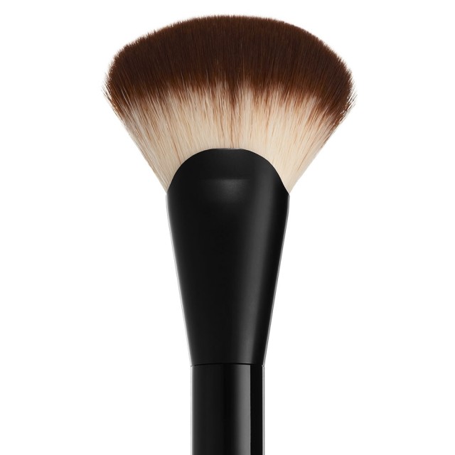 NYX PM Pro Fan Brush 6  0,206gr